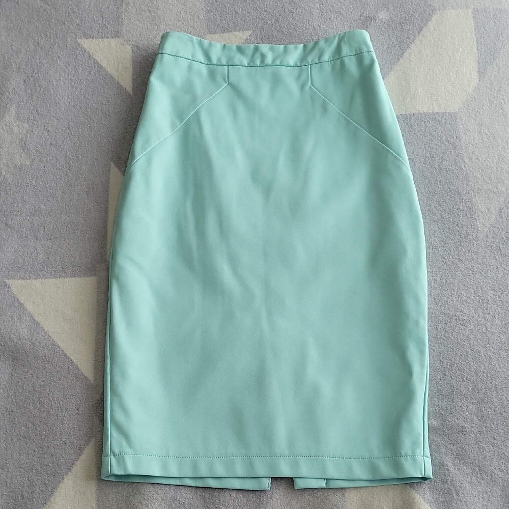 RW&CO mint faux leather pencil skirt